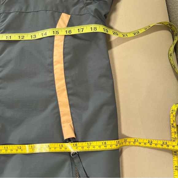 O'Neill Freedom Series 8k Snowboard Jacket Size XS Gray Waterproof Breathable - Picture 6 of 16